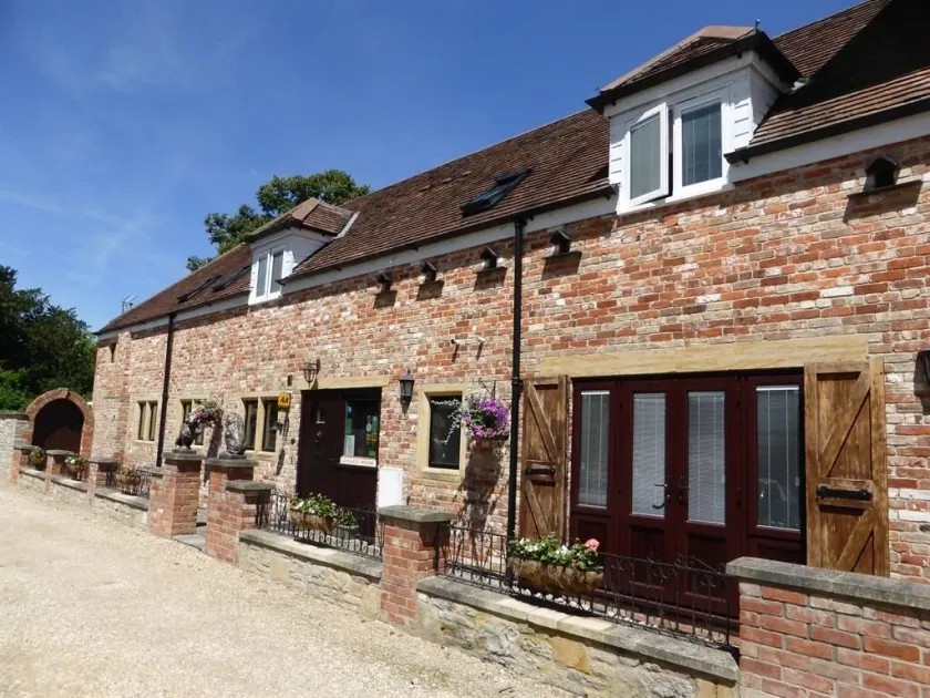 Liongate House - Image 1