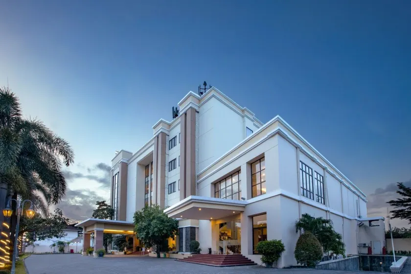 Riss Hotel Malioboro - Image 1
