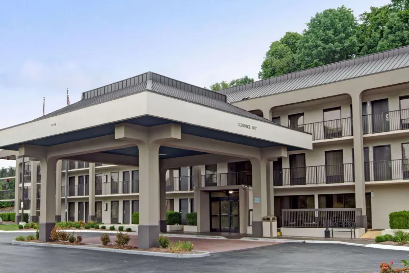 Baymont by Wyndham Nashville Airport - Image 1
