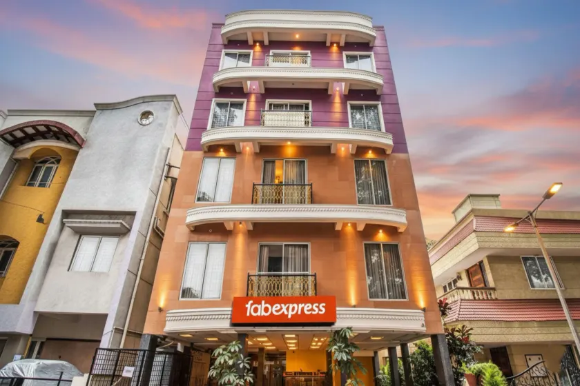 FabHotel Oriental Suites III - Image 1