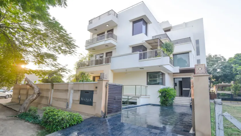 Royal Residence Cyber City - Image 1