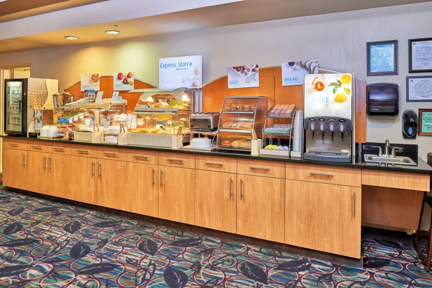 Holiday Inn Express & Suites El Paso Airport by IHG - Image 1