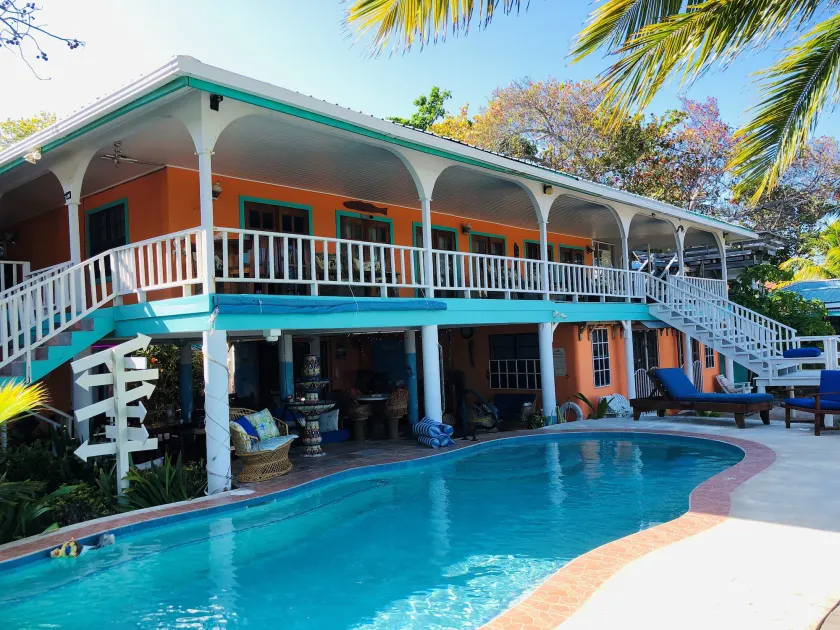 Coral Cove Inn - Image 1