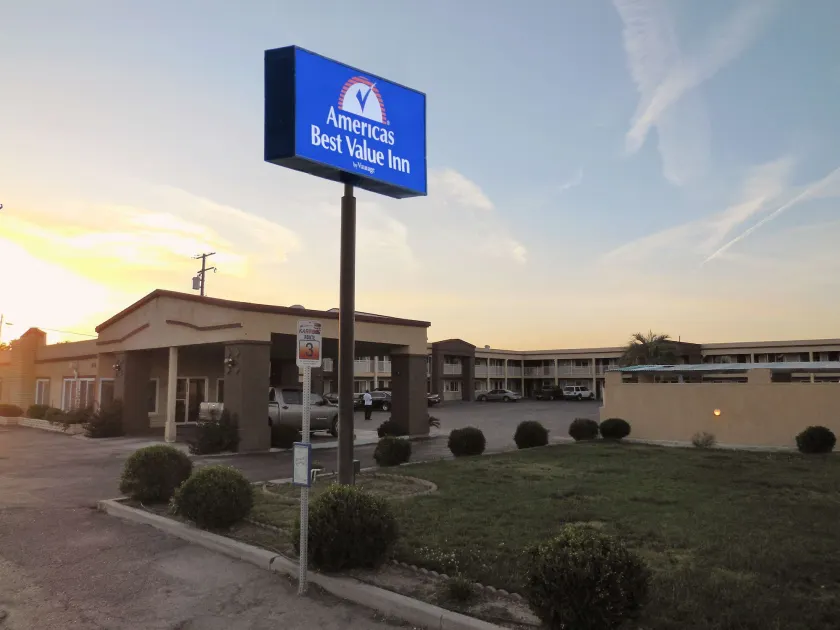 Americas Best Value Inn Hanford - Image 1