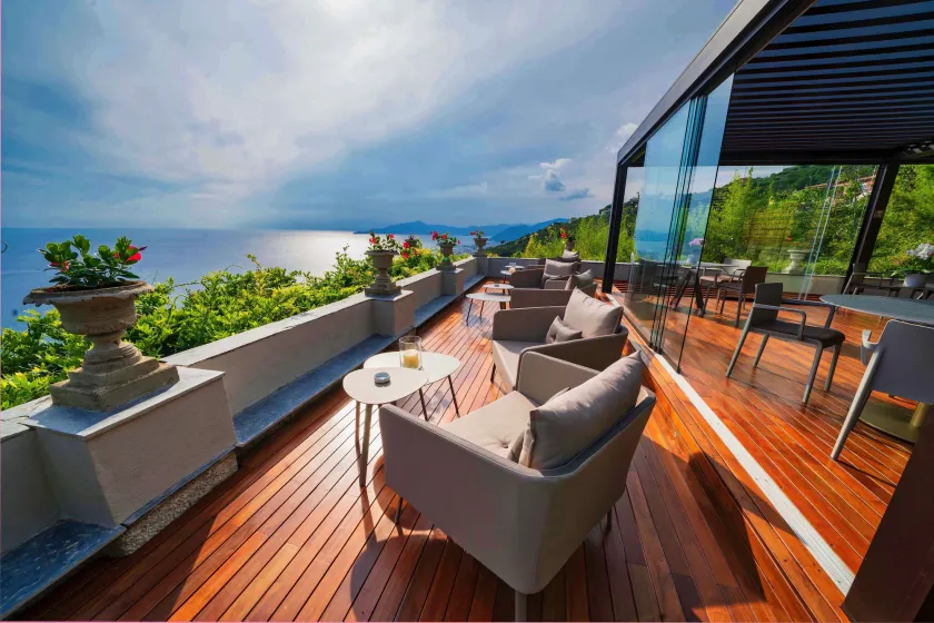 Villa Riviera Resort - Image 1