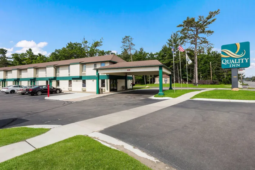 Quality Inn Traverse City - Image 1