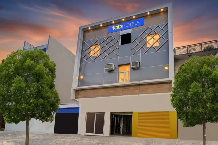 FabHotel Ratraksh - Image 1