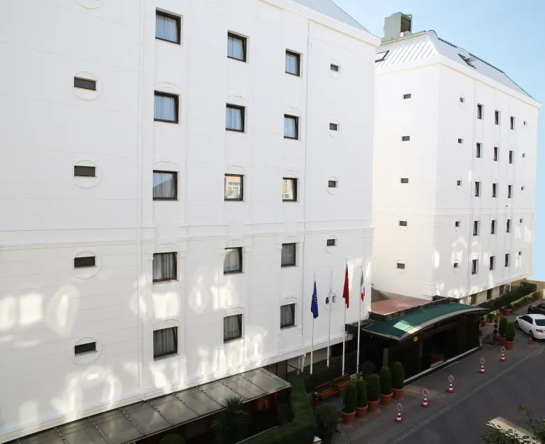 Güneş Hotel Merter - Image 1