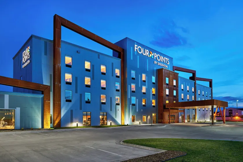 Four Points by Sheraton Fargo Medical Center - Image 1