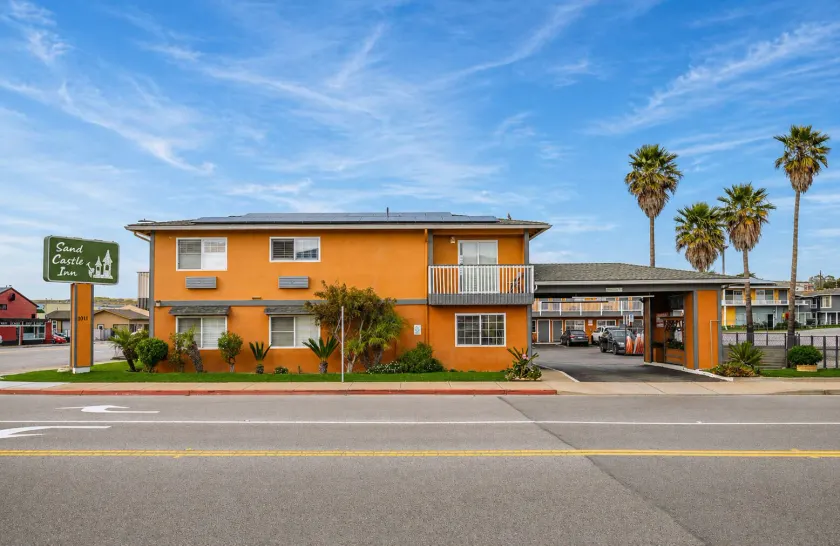 Sand Castle Inn - Image 1