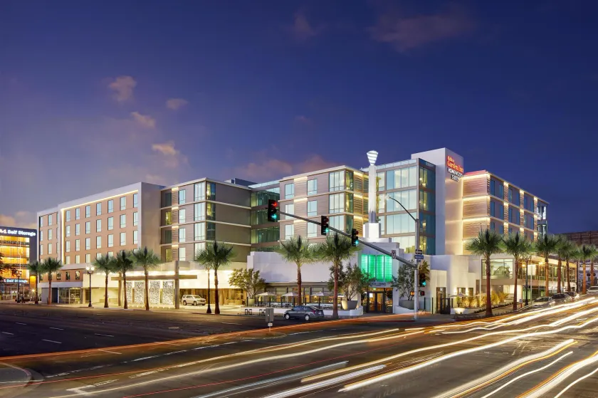 Hilton Garden Inn San Diego Downtown/Bayside - Image 1