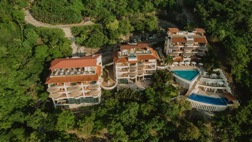 Pacífica Grand Zihuatanejo - Image 1