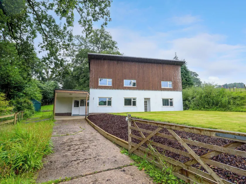 The Wardens House - Image 1