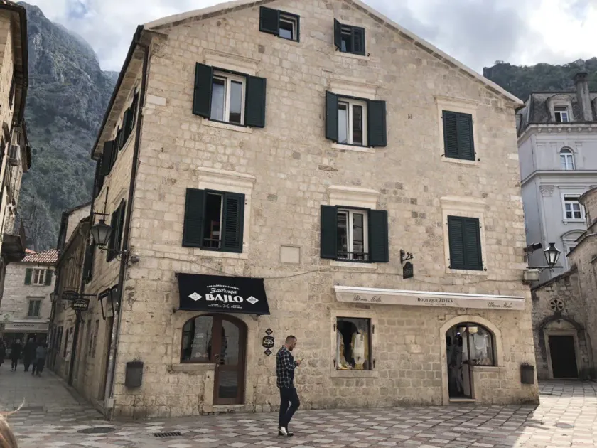 CENTRUM HOSTEL - Image 1