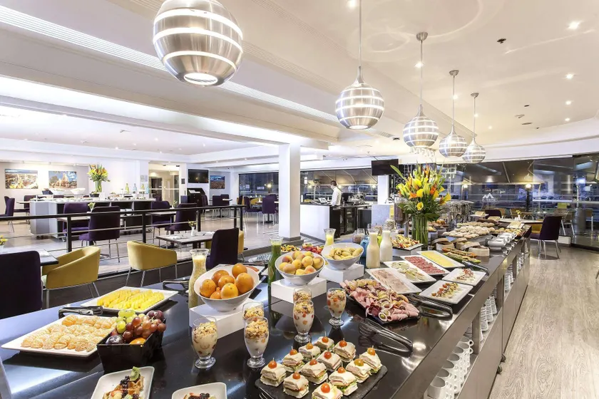 Radisson Bogota Metrotel - Image 1