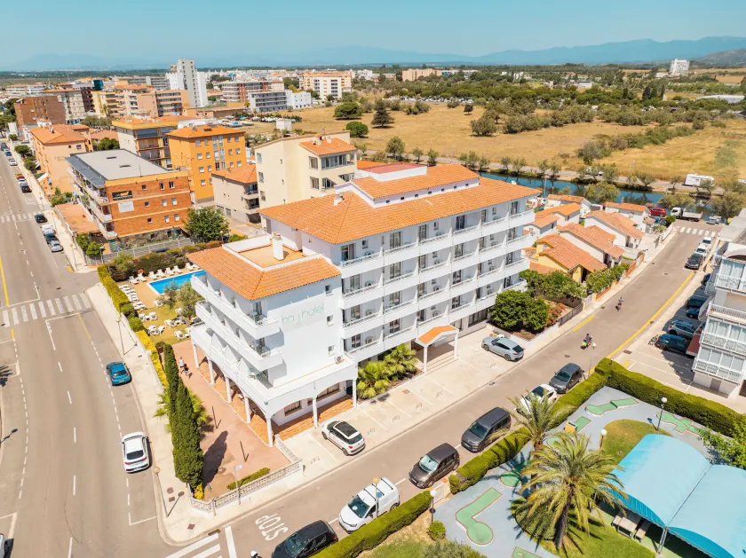 BAY HOTEL - Image 1