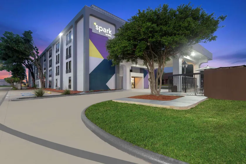 Spark By Hilton Grand Prairie - Image 1