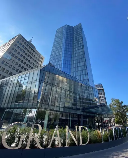 Grand Plaza Hotel & Congress Center - Image 1