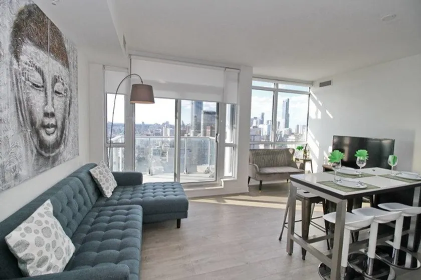 NoMad Suites - Toronto's Entertainment District - Image 1