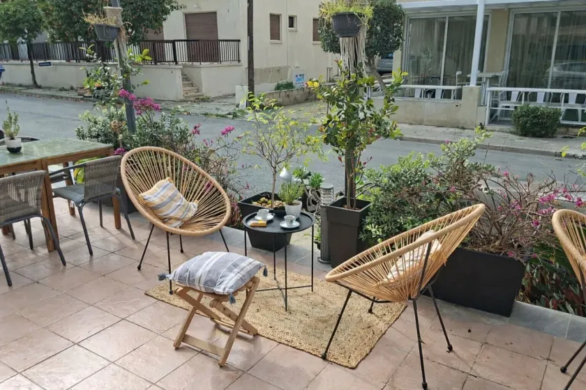 La Veranda Hotel - Image 1