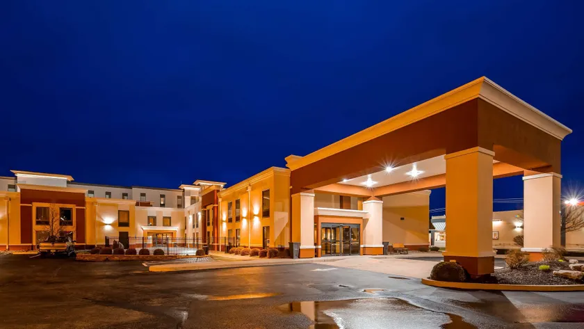 Best Western Plus Parkway Hotel - Image 1
