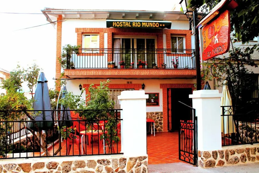 Hostal Río Mundo - Image 1