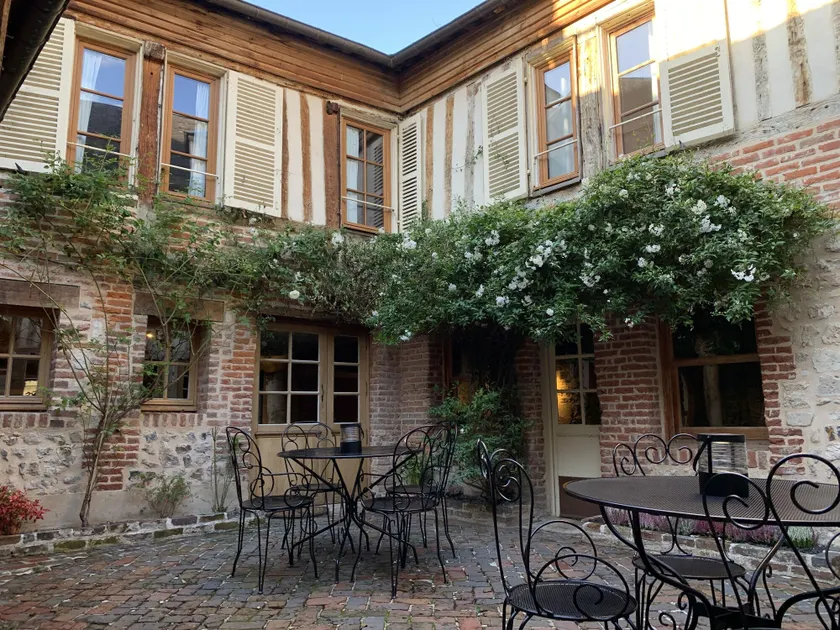 L'Ecole des Demoiselles - Image 1