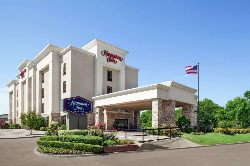 Hampton Inn Sulphur Springs - Image 1