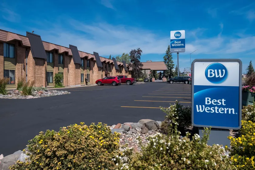 Best Western Bridgeview Hotel - Image 1