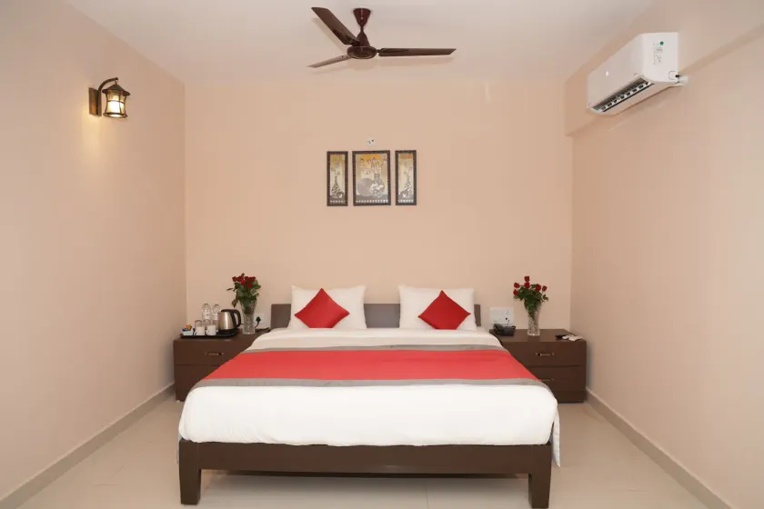 Nazri Hotel - Image 1