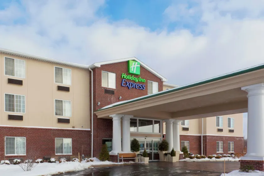 Holiday Inn Express & Suites Ashtabula-Geneva by IHG - Image 1