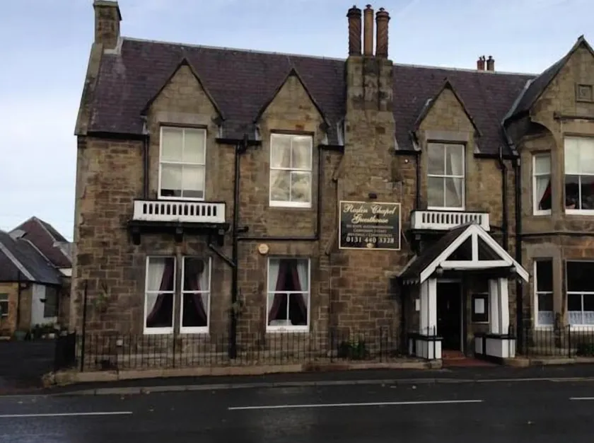 Chapel Cross Guesthouse - Image 1