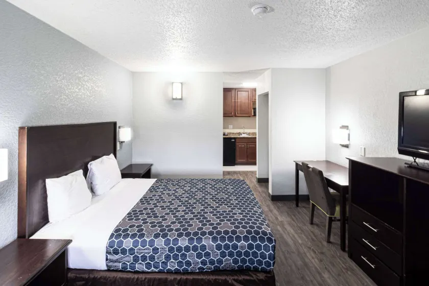 Rodeway Inn At Fort Lee - Image 1