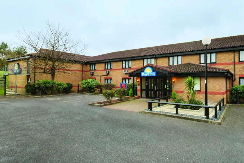 Days Inn London Stansted Airport - Image 1