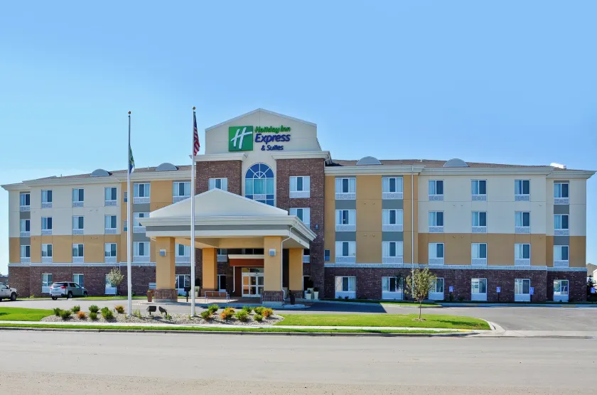 Holiday Inn Express & Suites - Williston by IHG - Image 1
