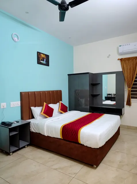 ARUVI RESORT - Image 1