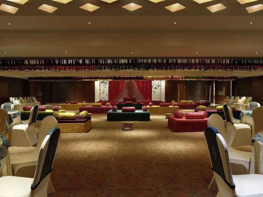 Grand Mercure Vadodara Surya Palace - Image 1
