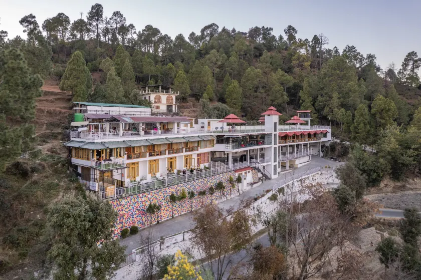 Hotel Robinsson Palace - Image 1