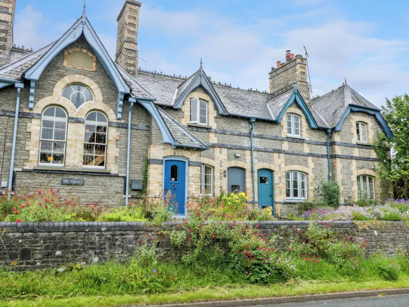 Teacher's Cottage - Image 1