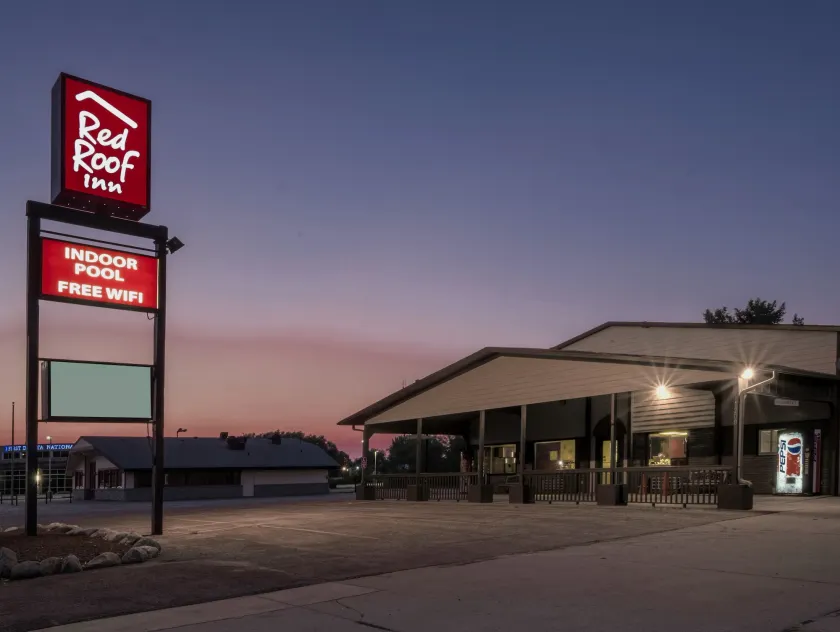 Red Roof Inn Vermillion - U of South Dakota - Image 1