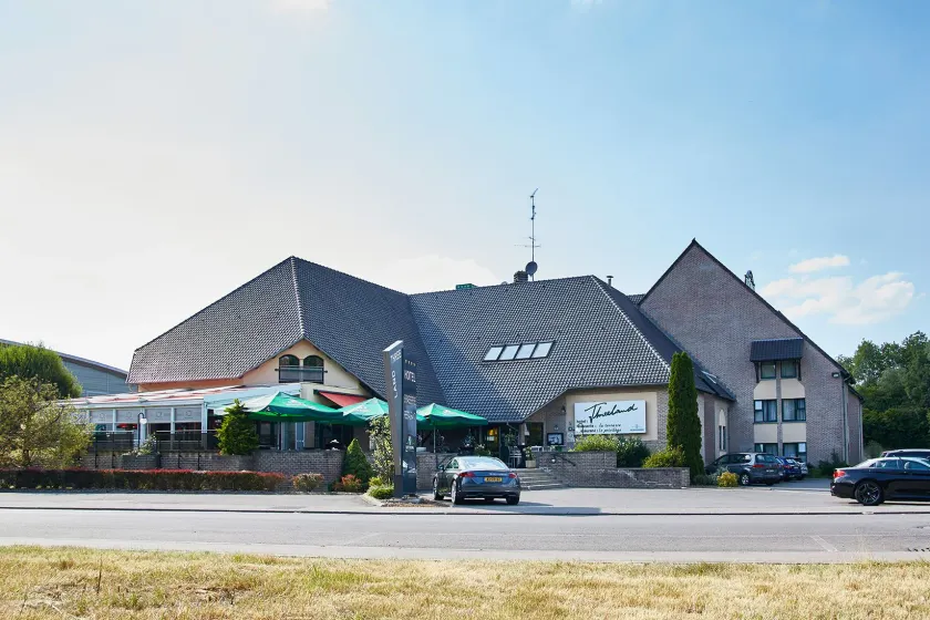 Threeland Hotel - Image 1