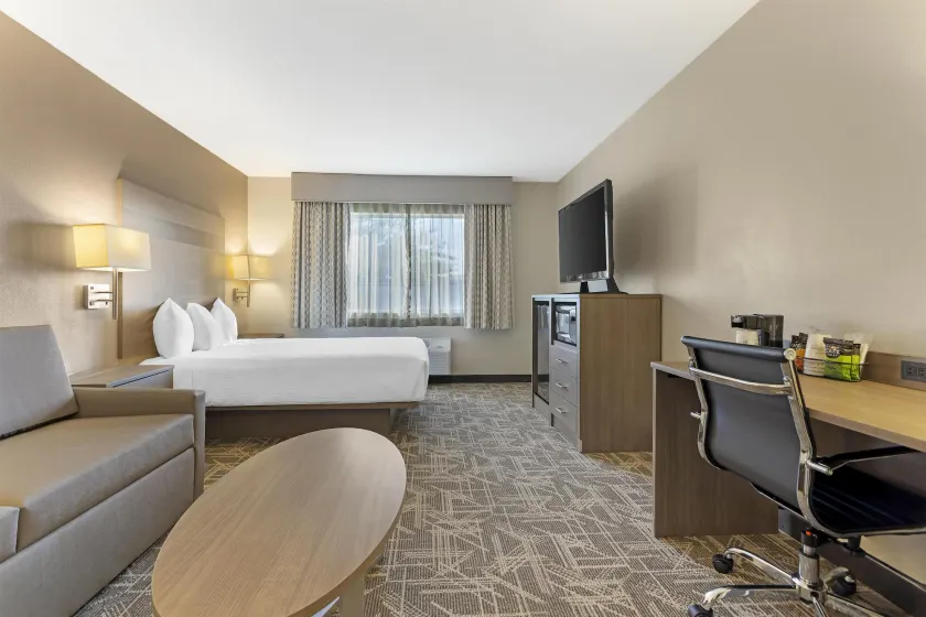 Best Western Kettleman City Inn & Suites - Image 1