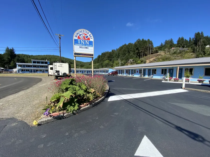 Winchester Bay Inn - Image 1