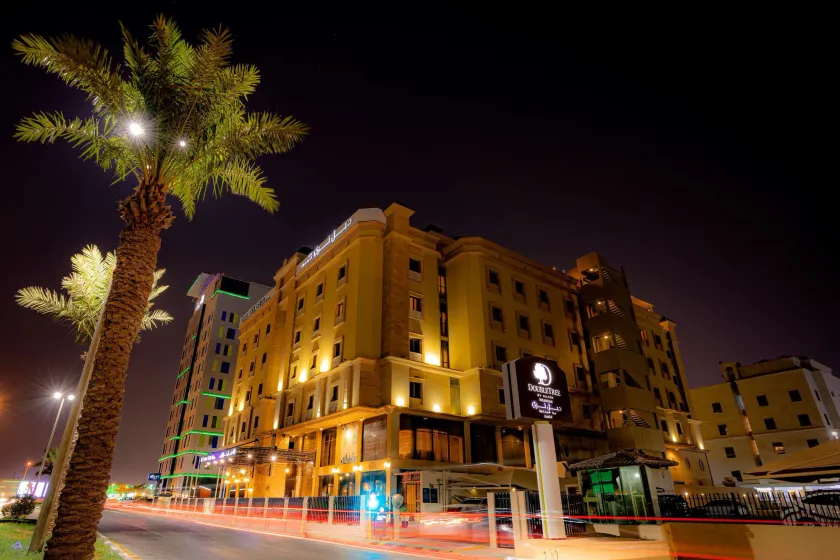 DoubleTree by Hilton Hotel Dhahran - Image 1