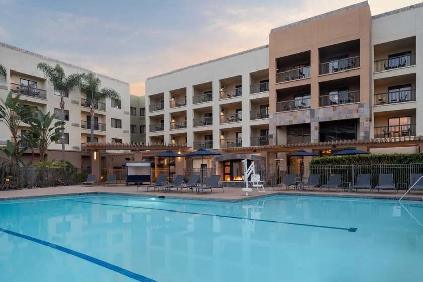 Courtyard by Marriott San Diego Central - Image 1