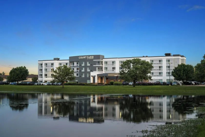 Courtyard by Marriott Evansville East - Image 1