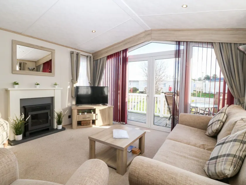 Snape Lodge - Image 1