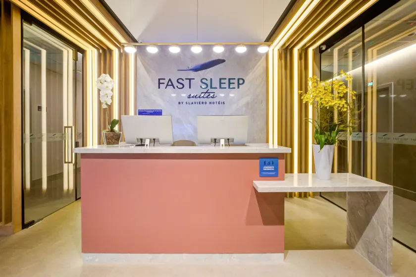 Fast Sleep Suites by Slaviero Hoteis - Hotel dentro do Aeroporto de Guarulhos - Terminal 2 - desembarque oeste - Image 1