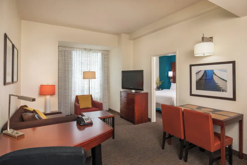 Residence Inn by Marriott Portland Downtown Waterfront - Image 1