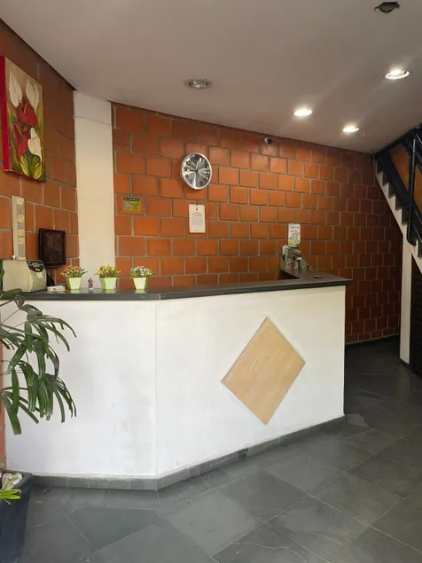 Hotel Linda - Recepción